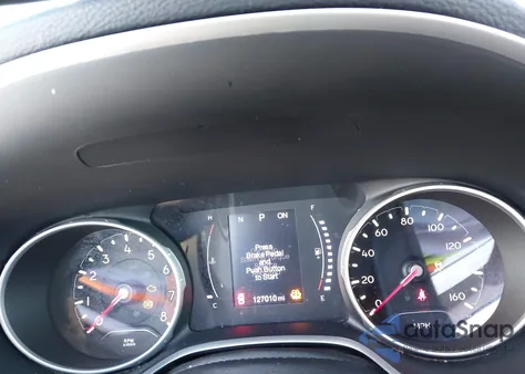 2019 Jeep Compass Latitude 4X4 z USA, uszkodzony, nr VIN 3C4NJDBBXKT813165